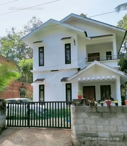 നിലമ്പൂർ മുൻസിപാലിറ്റി ചക്കാലകുത്ത് വീടും 8 സെൻറ് സഥലവും വിൽപനക്ക്