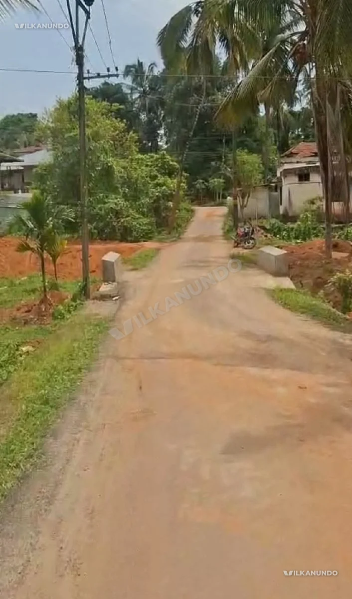 9 cent commercial plot for sale