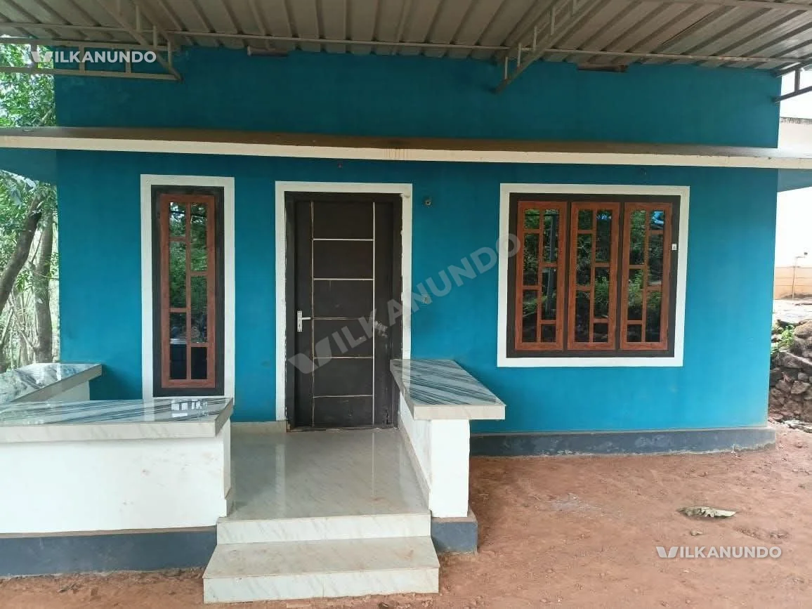 മഞ്ചേരി കാരകുന്നിൽ 5സെന്റ് വീട് വില്പനക്ക്