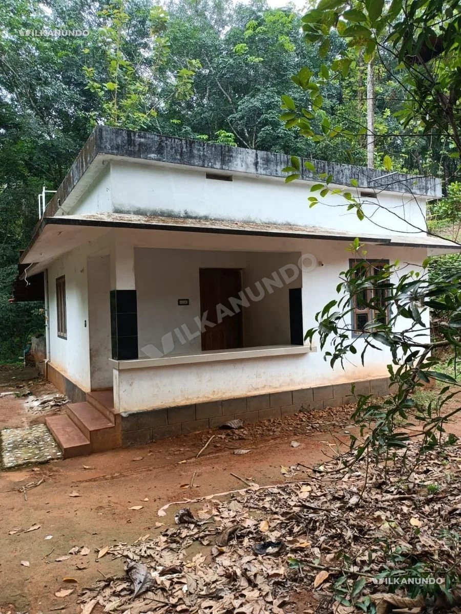 7 സെന്റ് സ്ഥലവും വീടും വില്പനക്ക്