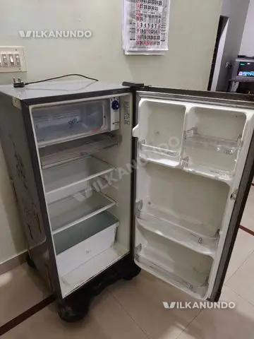Single door refrigerator