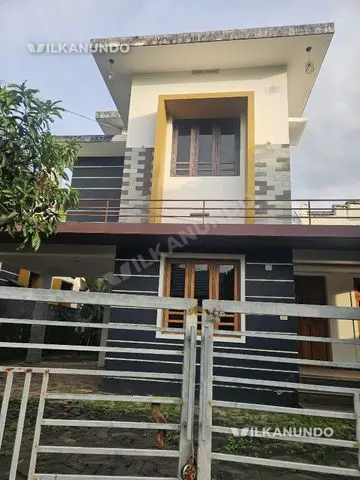 നിലമ്പൂർ റെയിൽവേ സ്റ്റേഷൻ അടുത്തായി 6 cent സ്ഥലവും 1500 squrefeet വീടും വിൽപനക്ക്..