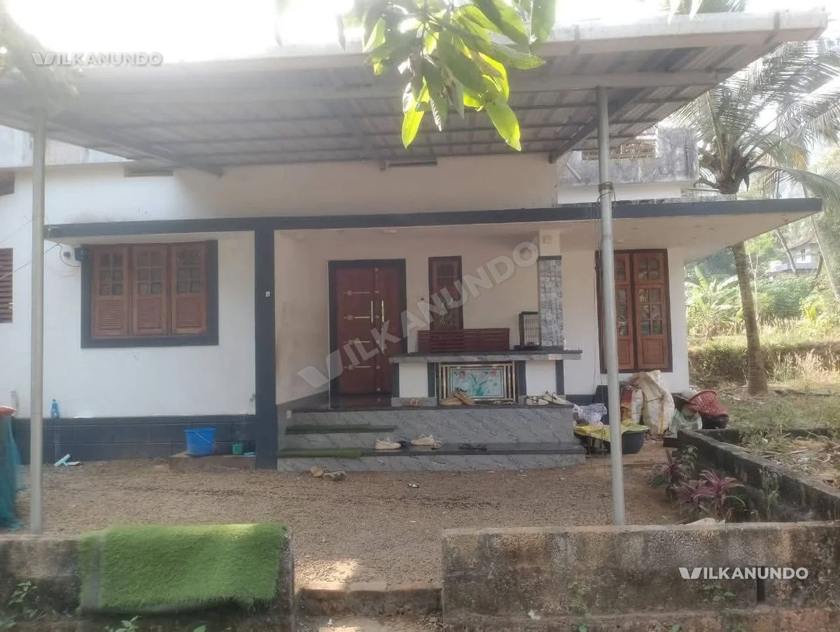 മലപ്പുറം കടുങ്ങപുരത്ത് 5.5 സെന്റ്,, 1000 sqft, വീട് വിൽപനക്ക്.