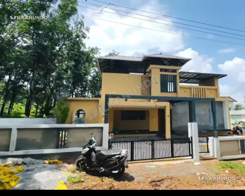 മഞ്ചേരി പേലേപ്പുറത്ത് 10 സെന്റ് സ്ഥലവും 1808 squrefeet വീടും വിൽപനക്ക്..