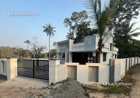 ആലപ്പുഴ ജില്ല ചെങ്ങന്നൂർ MMAR സ്കൂളിൽ നിന്നും 250 മീറ്റർ മാറിപുതിയ വീടും സ്ഥലവും വിൽപ്പനയ്ക്ക്