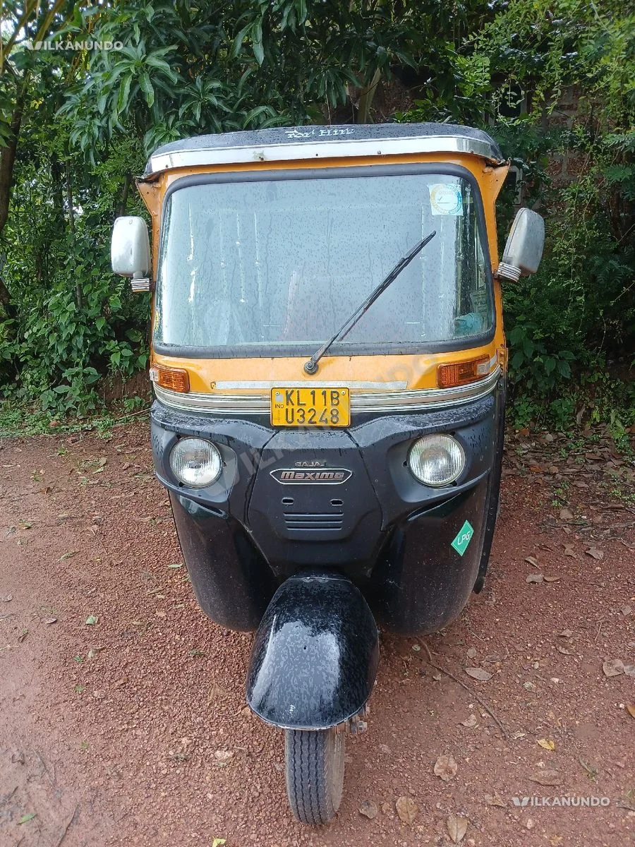 Maxima bajaj LPG AUTO