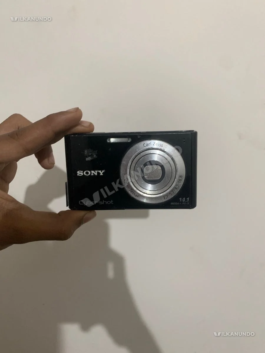 Sony Cyber-shot 14.1 Mega Pixels Digital Camera (For Parts / Repai