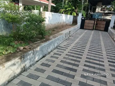 plot &house