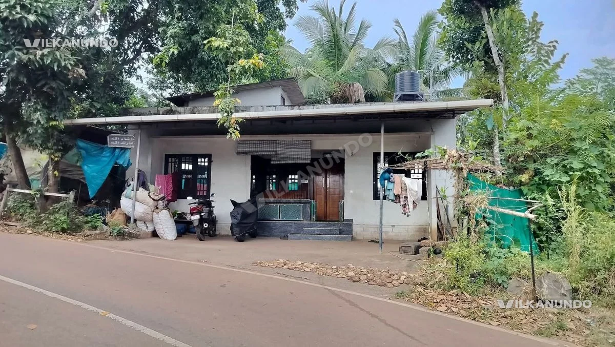 മെയിൻ റോഡ് സൈഡിൽ 7½സെന്റ് സ്ഥലവും 900sqft വീടും വിൽപനക്ക്
