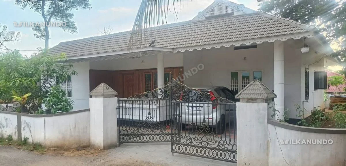 ഇടുക്കി ജില്ല.വെങ്ങല്ലൂരിൽ 11 സെന്റ് സ്ഥലത്ത് 1475 സ്ക്വയർ ഫീറ്റിൽ നിർമ്മിച്ച 4 ബെഡ്റൂം വീട് വിൽപ്പനയ്ക്ക്.