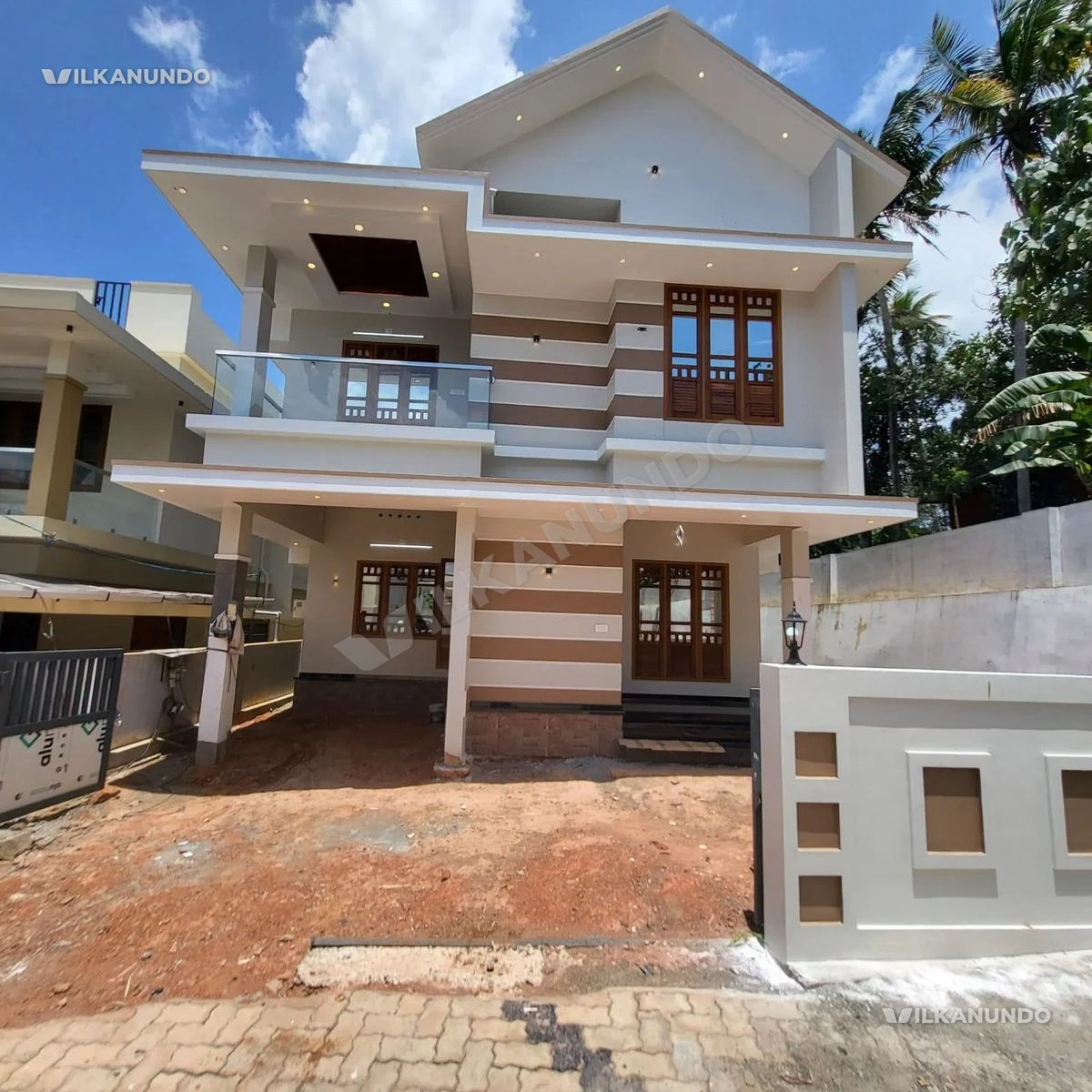 കാക്കനാട് അടുത്ത് പള്ളിക്കര പറക്കോട് 5 സെൻ്റിൽ2450 സ്ക്വയർ ഫീറ്റ്