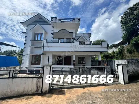കോട്ടയം മുളങ്കുഴ ബസ് റൂട്ടിൽ നിന്നും 100 മീറ്റർ അടുത്തായി 7.5സെന്റ് സ്ഥലവും  വീടും വിൽപനക്ക്