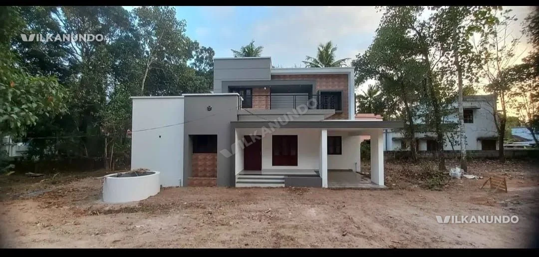 പെരുമ്പുഴ പഴങ്ങാലത്ത് 15. 5 സെന്റ് വസ്തുവിൽ പുതുതായി പണികഴിപ്പിച്ച 1700 സ്ക്വയർ ഫീറ്റ് വീട് വിൽപനക്ക്