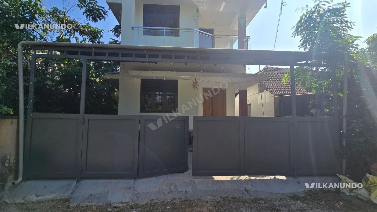 Prop🏠 3 BHK Semi-Furnished House for Sale – Threrty for sale west Hill ,kuriachira ,Thrissur ,2 KM from Sakthan Stand