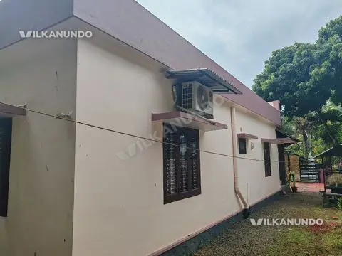 house with 20 cent land
