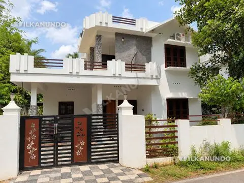 നൂറനാട് പത്താം കുറ്റി അടുത്ത്.1950 ചതുരശ്ര അടി വിസ്തീർണ്ണമുള്ള ഇരുനില വീടും 8.5 സെന്റ് സ്ഥലവും വിൽപ്പനയ്ക്ക്.