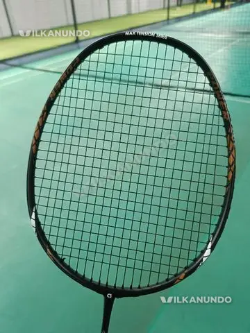 BADMINTON RACKET