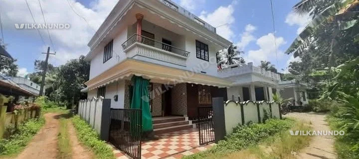 🏡 Brand New 1850 Sq.Ft House for Sale | 3.8 Cent | Prime Location, Poochakulam Centre, Irinjalakuda