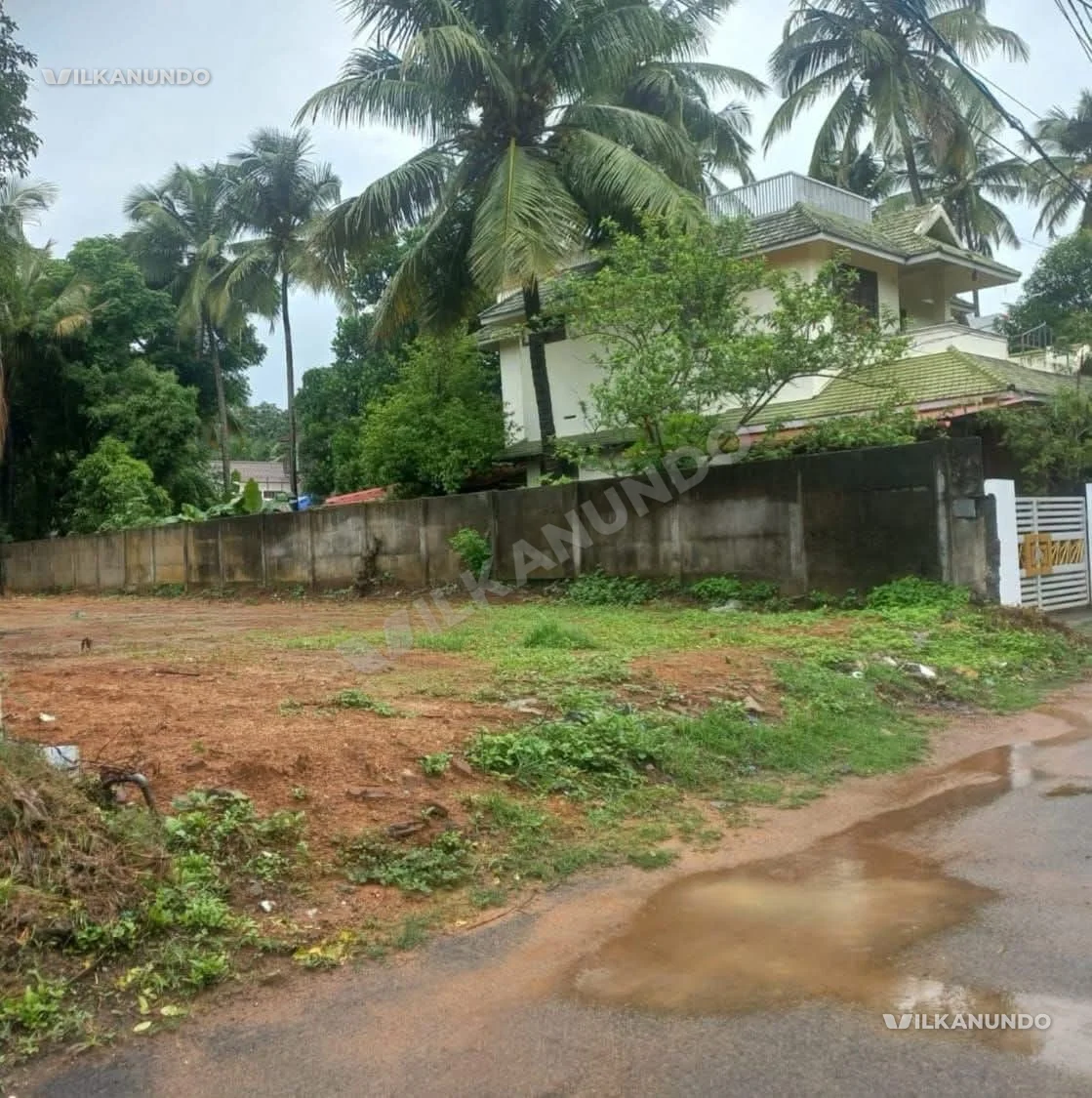 വില്പനയ്ക്ക് 8.5 സെന്റ് പറമ്പ്പാലക്കാട് മെഡിക്കൽ കോളേജിന് സമീപം
