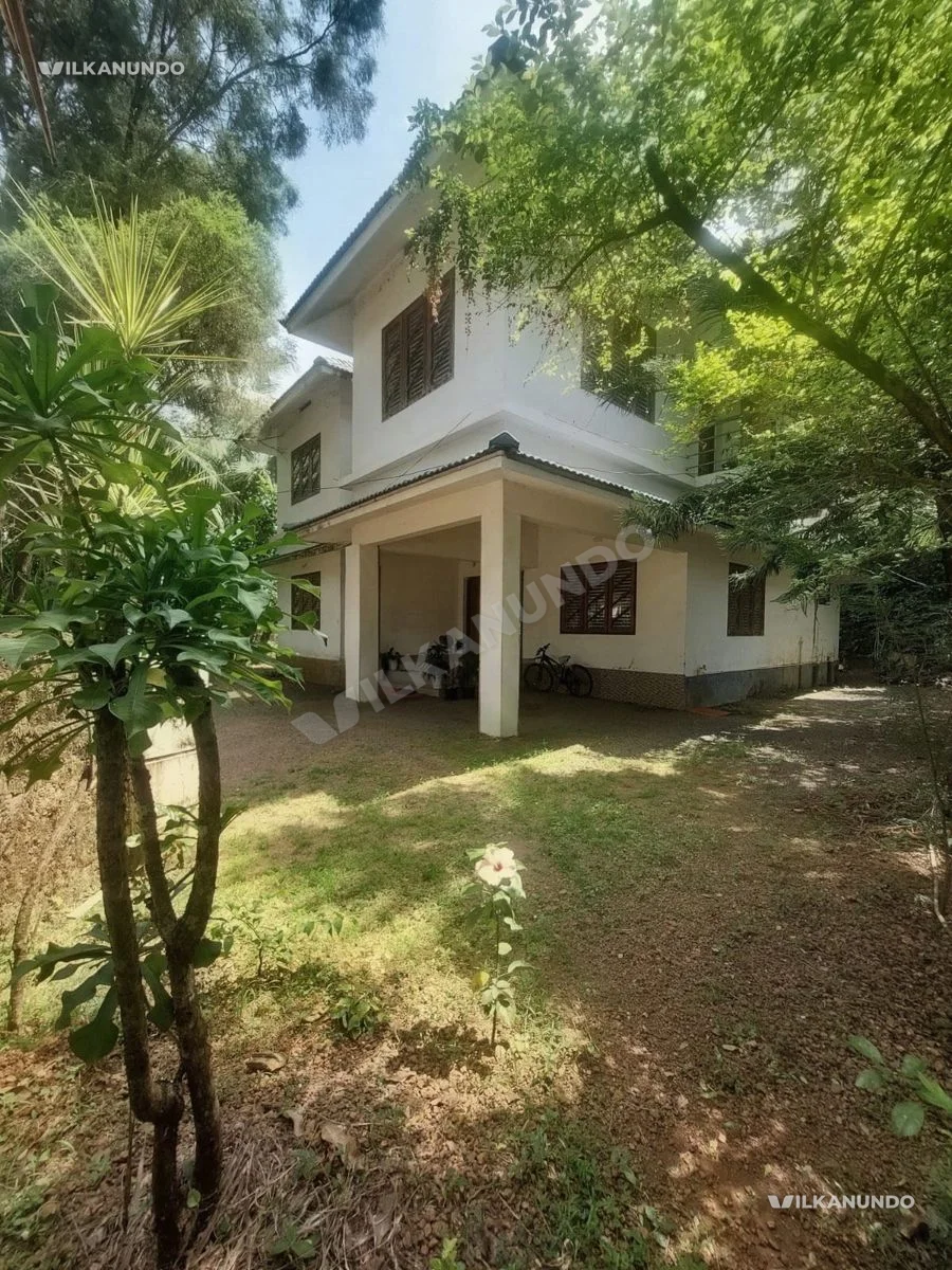 2200sqft, 3 bedroom House for sale.
