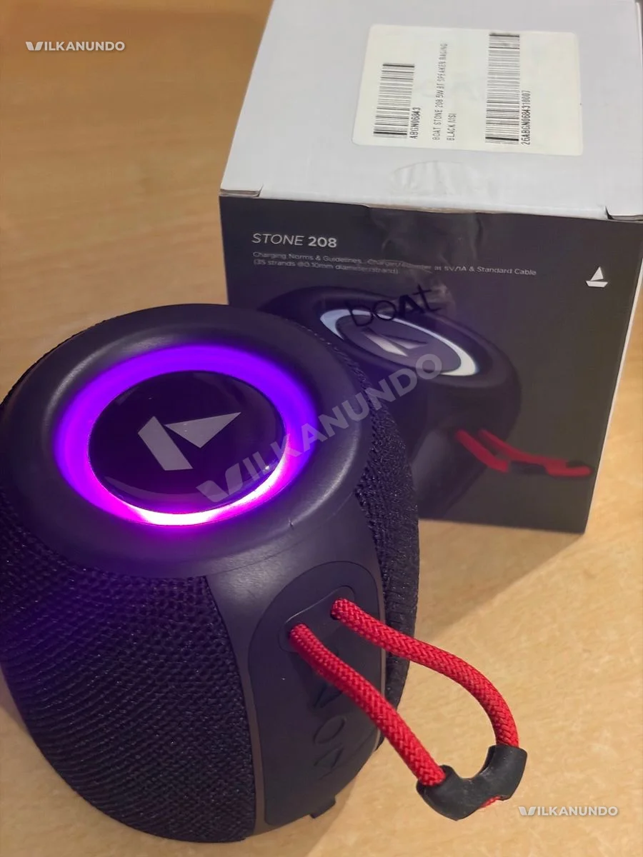 4 months old Boat Stone 208 RGB Bluetooth Speaker, 5w, with bil, box and all accessories