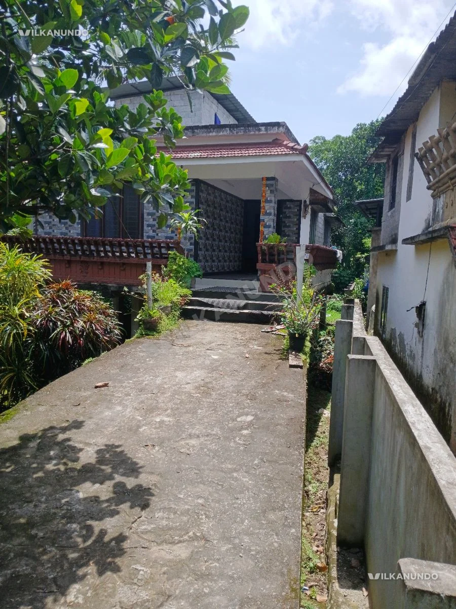 MC Road Side 2 BHK House with Godown Space for sale