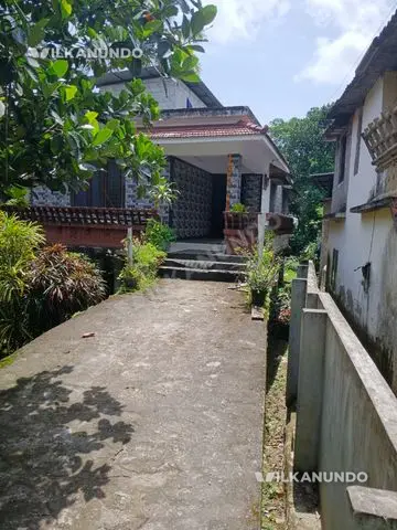MC Road Side 2 BHK House with Godown Space for sale