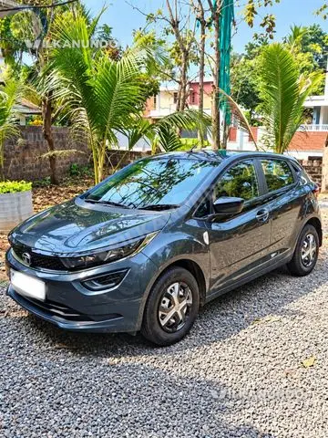 TATA ALTROZ XE RHYTHM