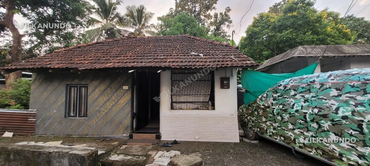 3 സെന്റ് സ്ഥലവും ഓടിട്ട വീടും