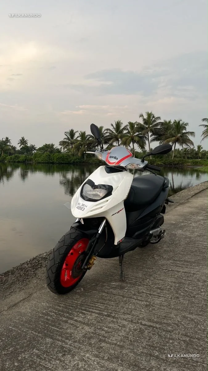 aprila sr150