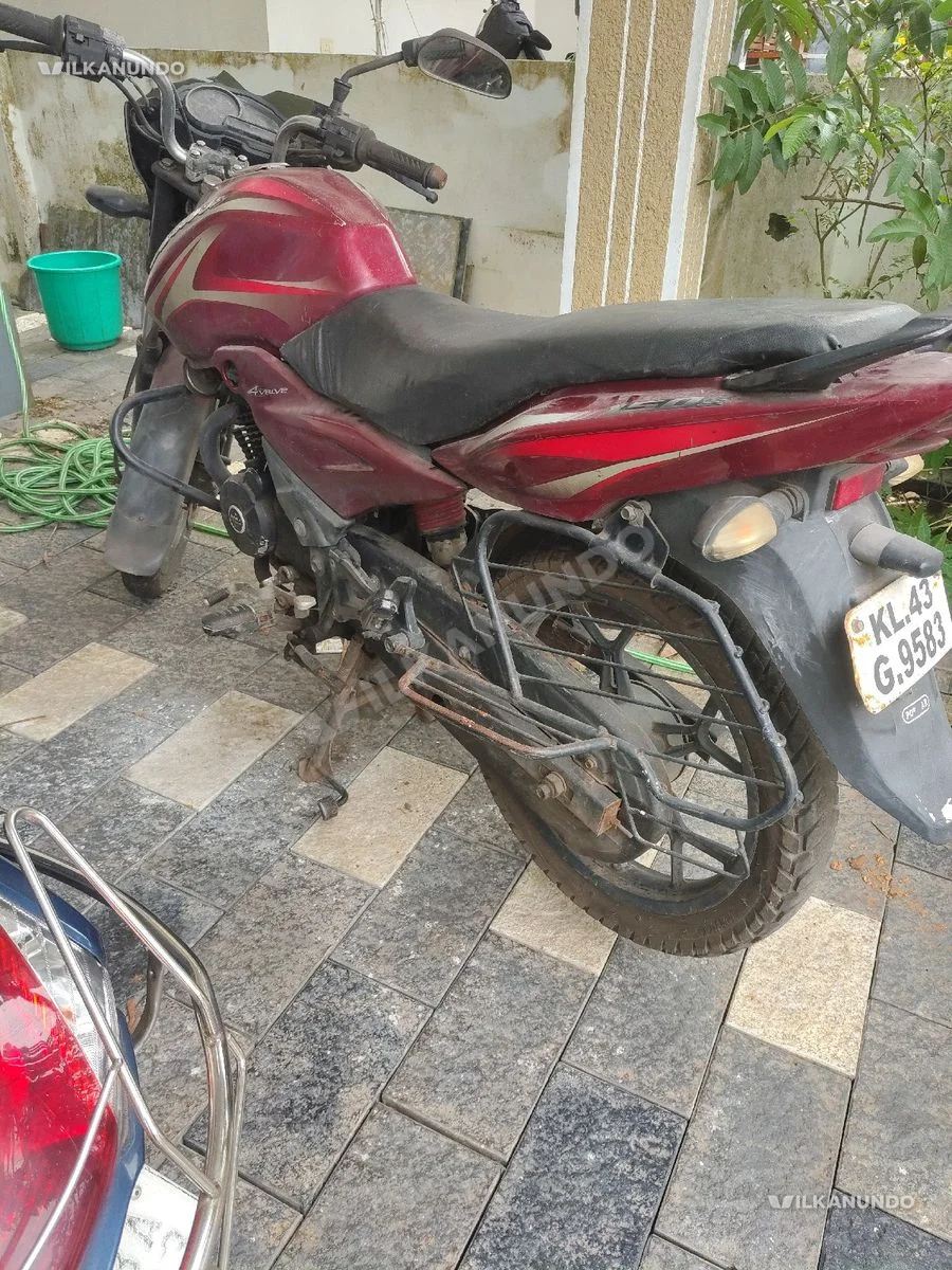Bajaj discover 150 s