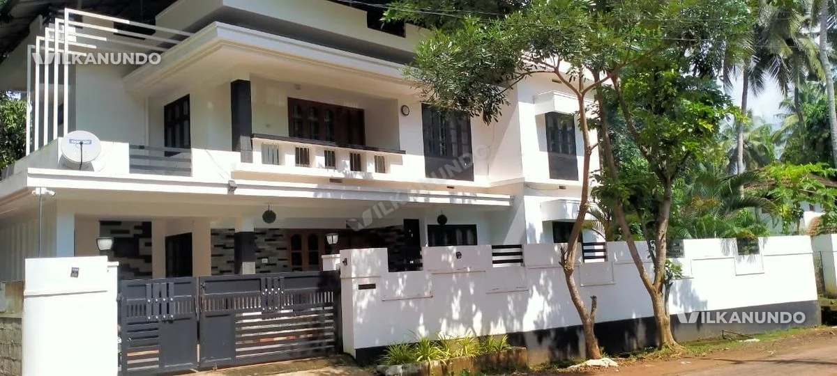 മലപ്പുറം കുറ്റിപ്പുറം 2450sq home for sale