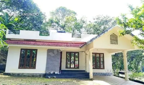 പത്തനംതിട്ട ജില്ല റാന്നി ചെല്ലക്കാട്സ്ഥലം 10 സെന്റ്കെട്ടിടം 1250 സ്ക്വയർഫീറ്റ് വാർക്ക വീട് വിൽപനക്ക്