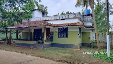 മലപ്പുറം ജില്ലയിലെ എടക്കര നാരോക്കാവിൽ നിന്ന് 700 മീറ്റർ ദൂരത്തിൽ 8സെന്റ് സ്ഥലവും  വീടും വിൽപനക്ക്