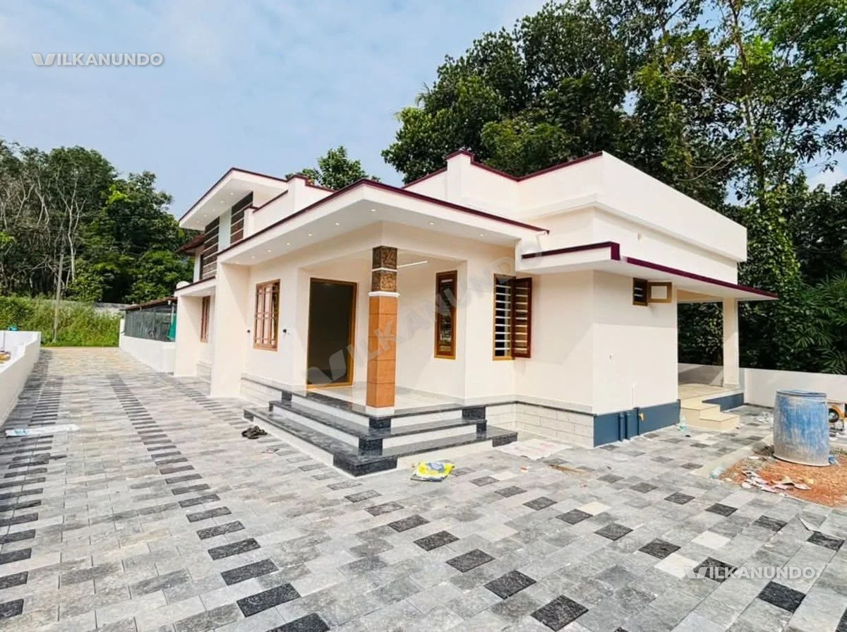 ം SH 41 തട്ടാമുകൾ ജംഗ്ഷനിൽ നിന്നും വെറും 250 മീറ്റർ മാത്രം മാറി 7.5 സെന്റ് ഭൂമിയിൽ നിർമ്മിച്ച 1200 സ്ക്വയർഫീറ്റ്