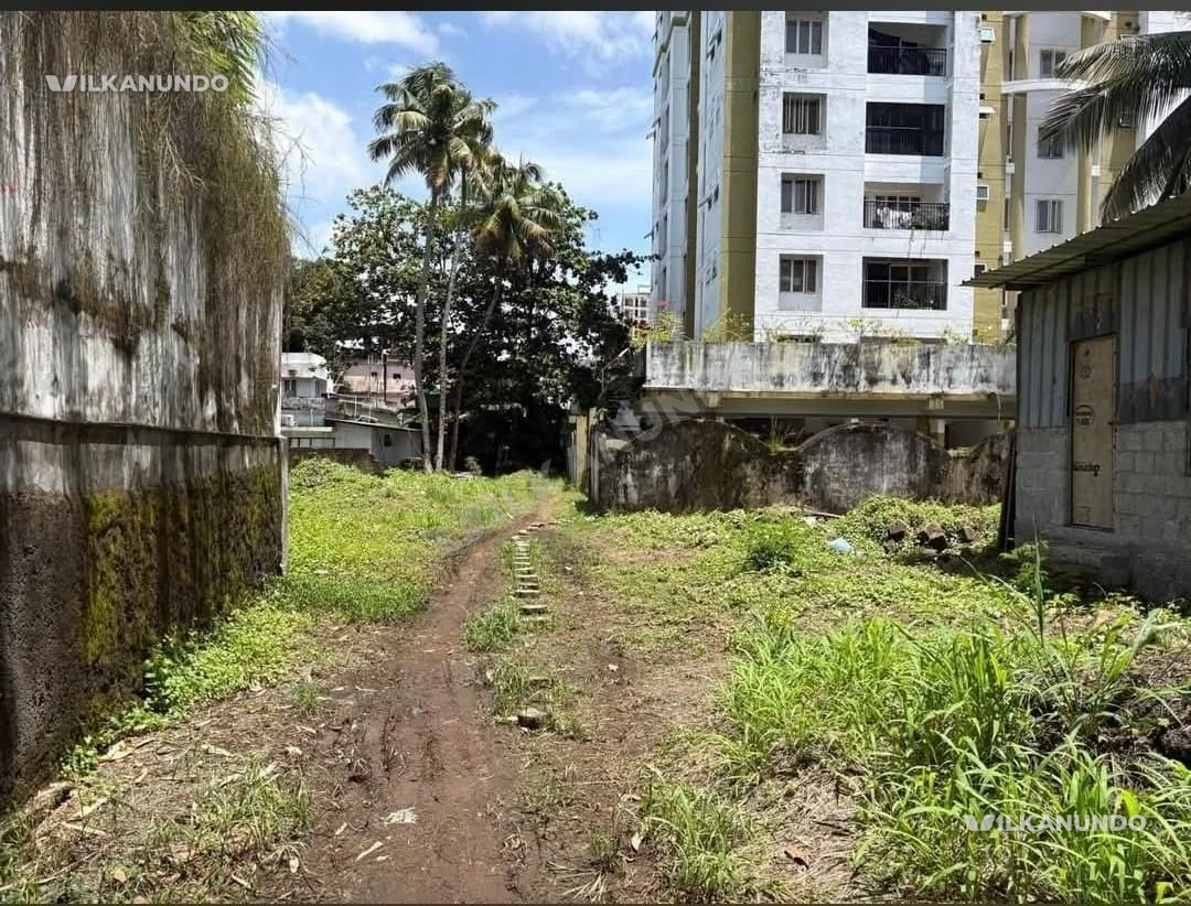 എറണാകുളം ജില്ല കലൂർ സ്റ്റേഡിയം സമീപം എറണാകുളം44 സെന്റ് ഒറിജിനൽ സ്ഥലം വിൽപ്പനയ്ക്ക്