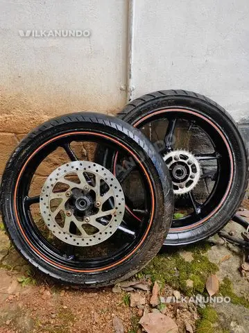 Yamaha Fzs Spare parts