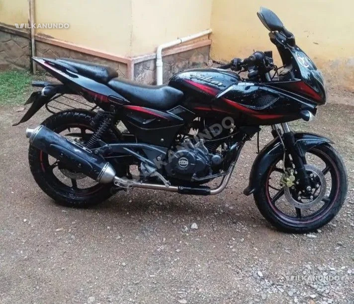 Bajaj Pulsar 220 F