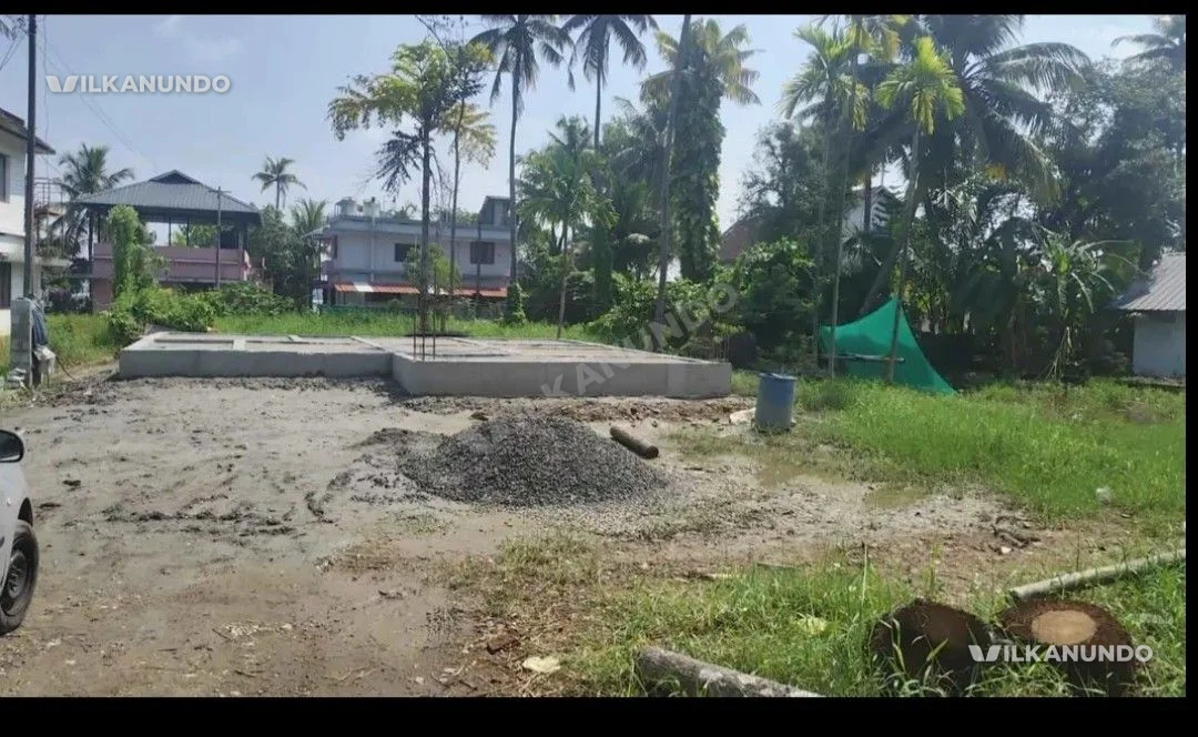 Ernakulam ponnarimangalam 8centland for sale...