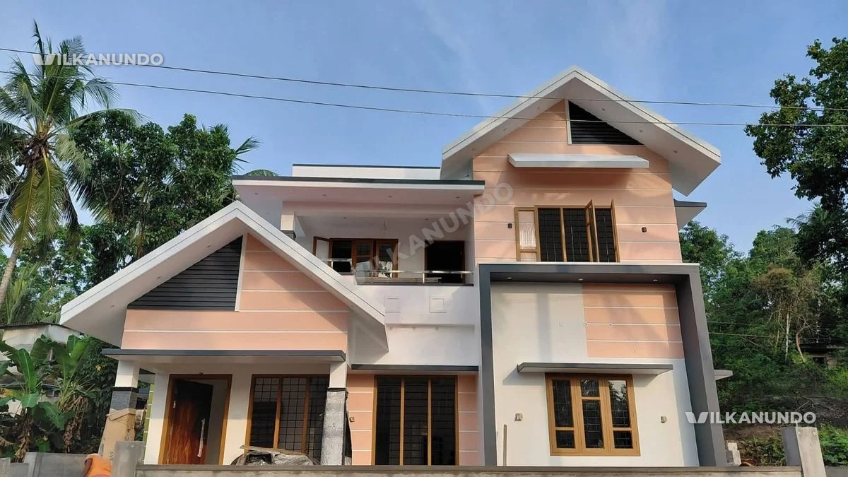 എരവിനല്ലൂർ . 7 സെന്റ് സ്ഥലത്ത് 1800 ചതുരശ്ര അടി വിസ്തീർണ്ണമുള്ള വീട് വിൽപനക്ക്